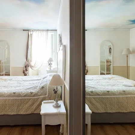 Maison De L'art Apartment